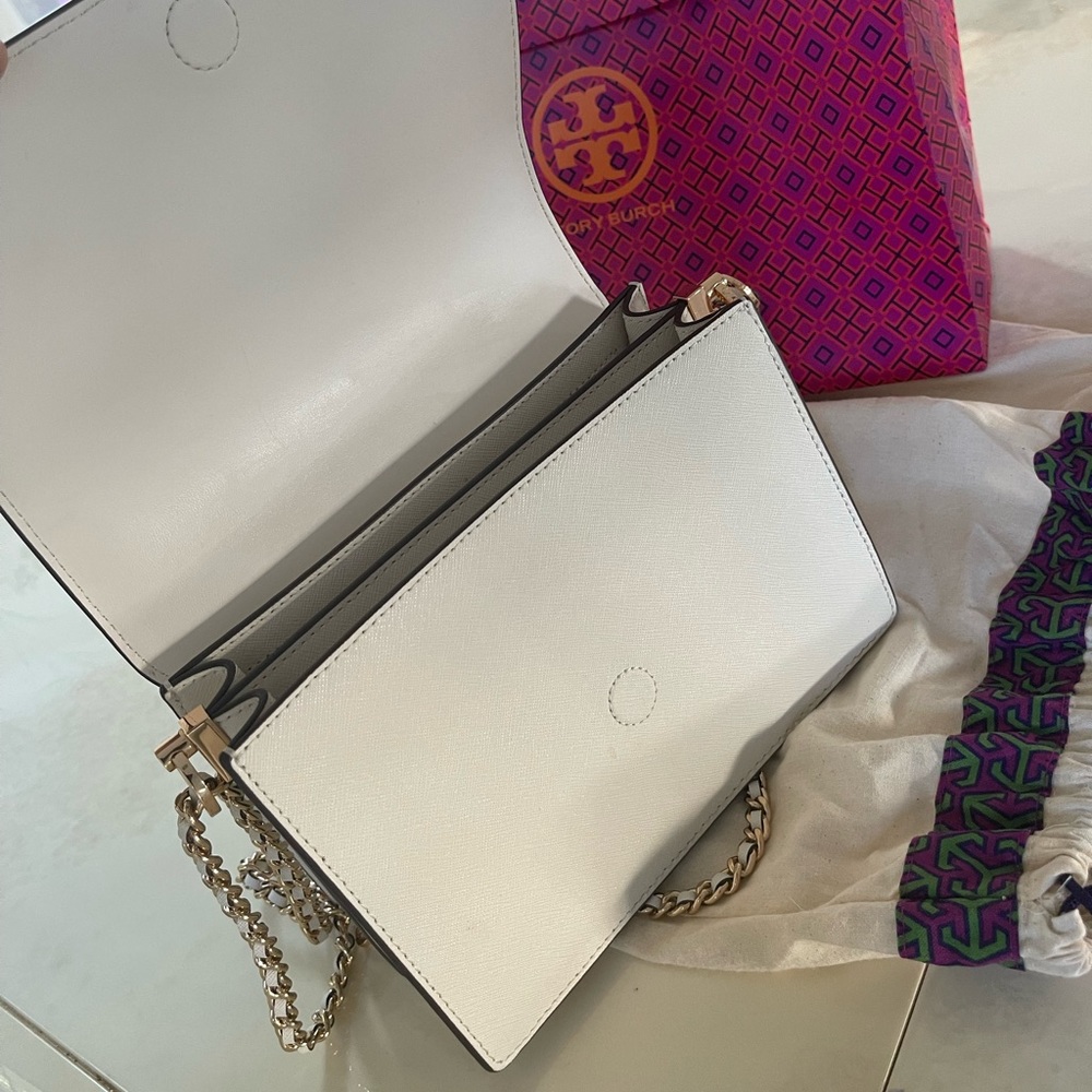 TORY BURCH Robinson Convertible Shoulder Bag Birch - Picture 9 of 12